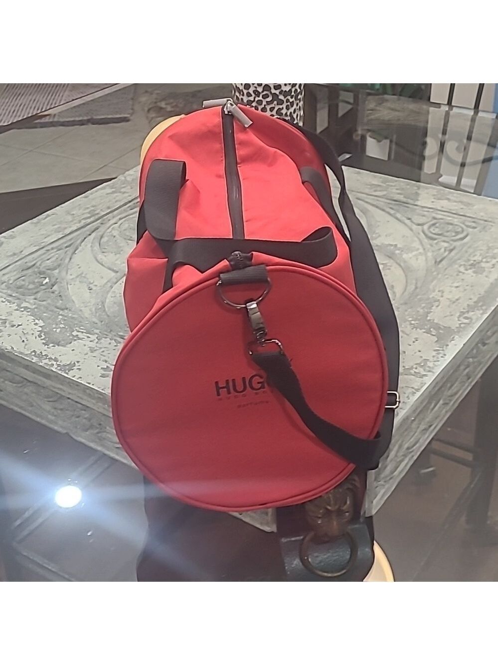 Hugo Boss Parfums Red Duffle Bag Travel Gym Handbag Black handles like new - Picture 3 of 10